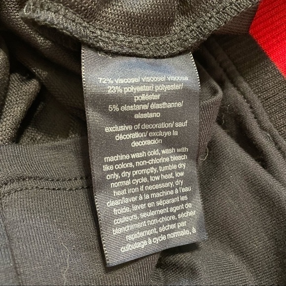 Tommy Hilfiger Navy Blue Knit Mini Skirt with Red and White Stripe Waistband. M - Picture 8 of 11